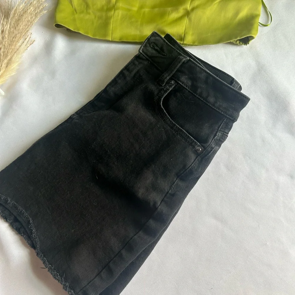 Classic Black Denim Skirt nobo misrise 7